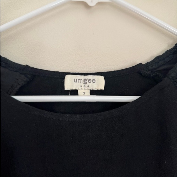 Umgee Black Top With Colorful Crochet Floral Sleeves Women’s Size Small Boho - Picture 4 of 5